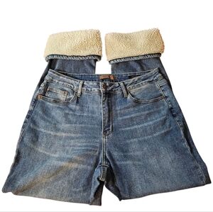 Judy Blue Straight Leg Fuzzy Cuffed Jeans Women's 14